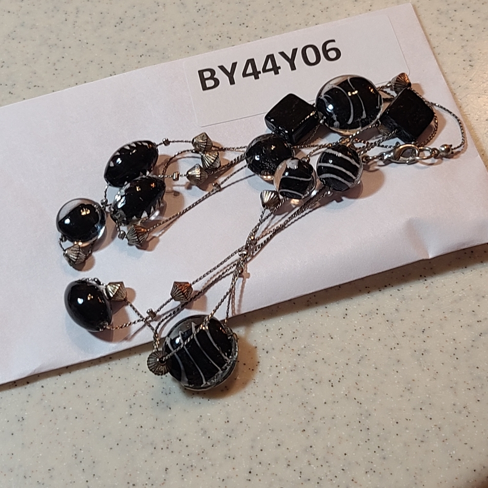 Elegant Black and Silver Glass Beads Necklace